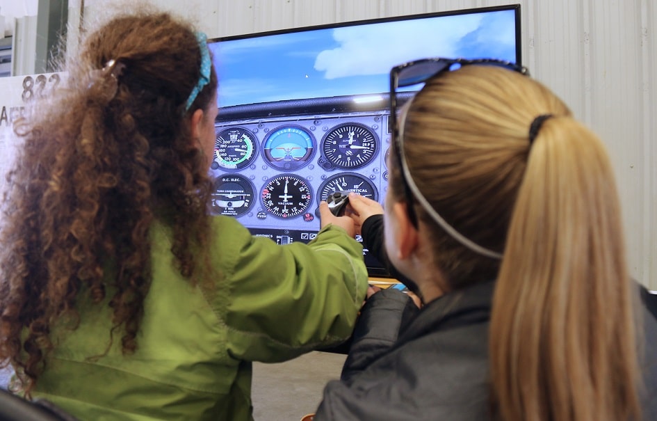 Simulateur de table pour accompagner les femmes dans l’aviation et l’aérospatiale